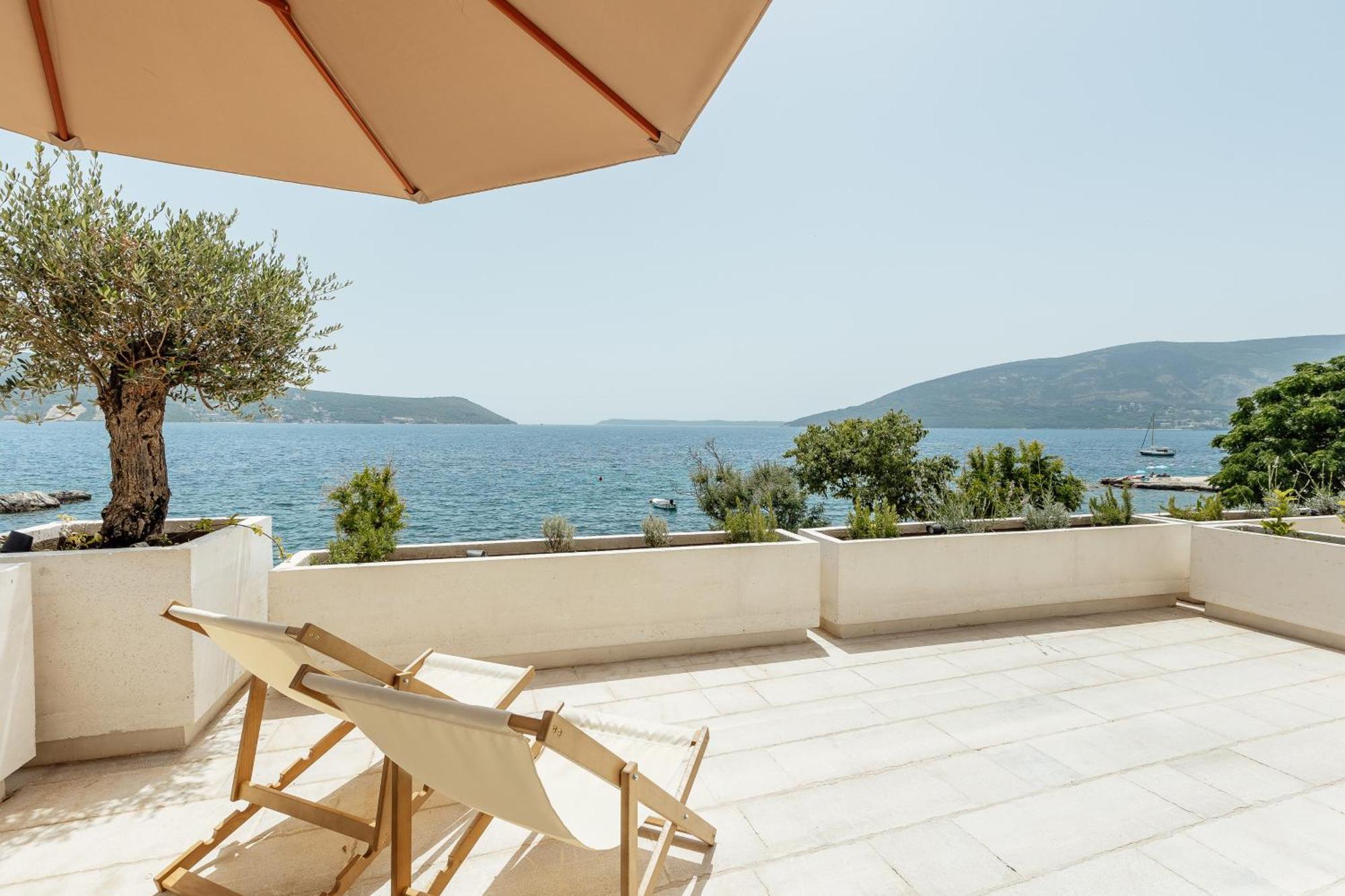 Savina Beachfront Oasis Herceg Novi Exterior photo