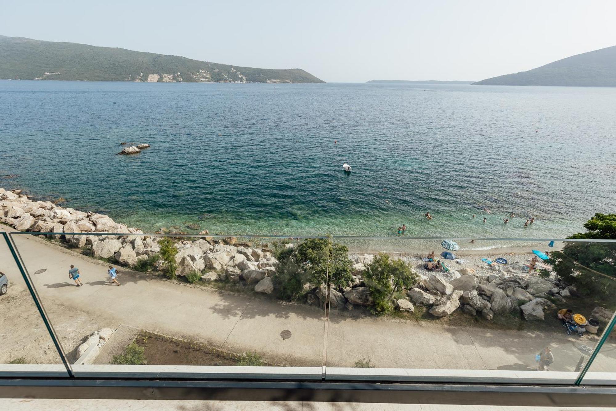 Savina Beachfront Oasis Herceg Novi Exterior photo