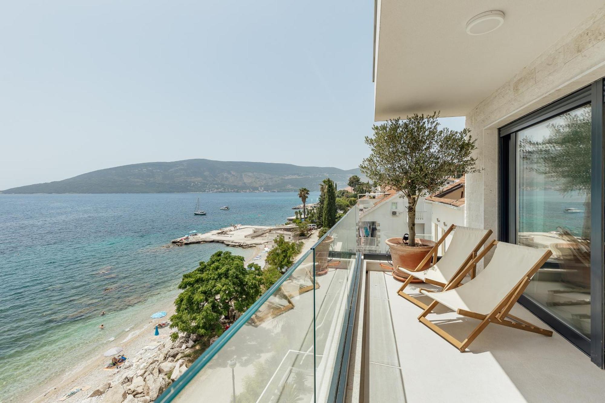 Savina Beachfront Oasis Herceg Novi Exterior photo