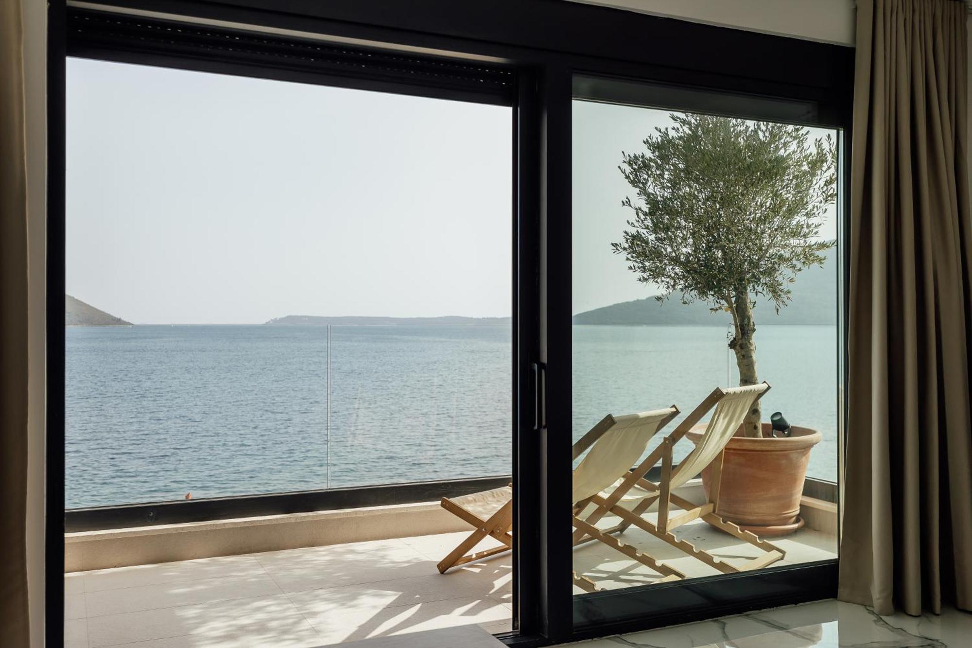 Savina Beachfront Oasis Herceg Novi Exterior photo