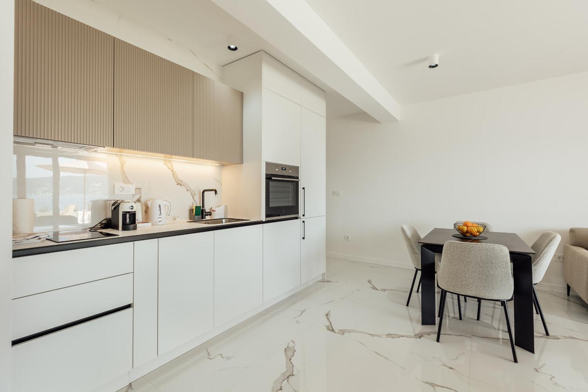 Savina Beachfront Oasis Herceg Novi Exterior photo